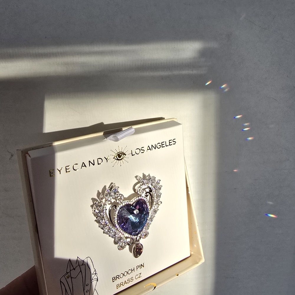 Eye Candy Purple Pink Heart Brooch New In Box - Picture 7 of 10